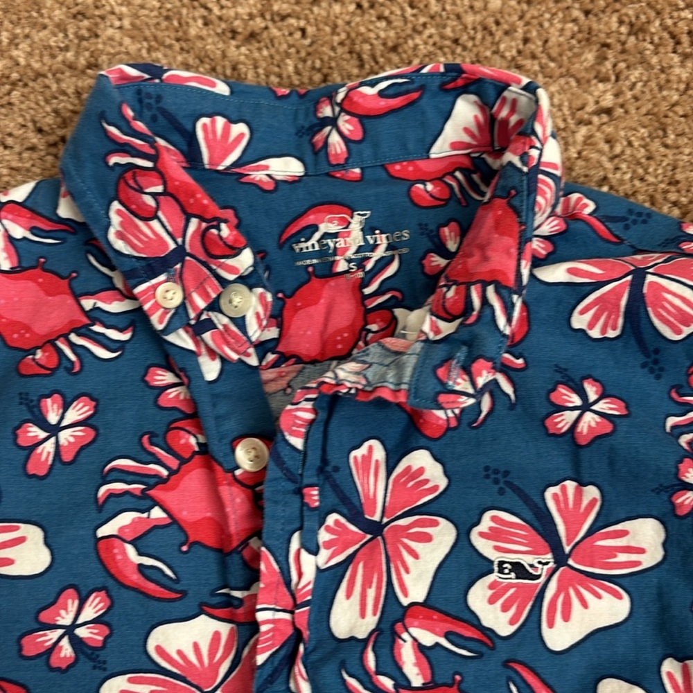 Vineyard vines crab and flower short sleeve button down